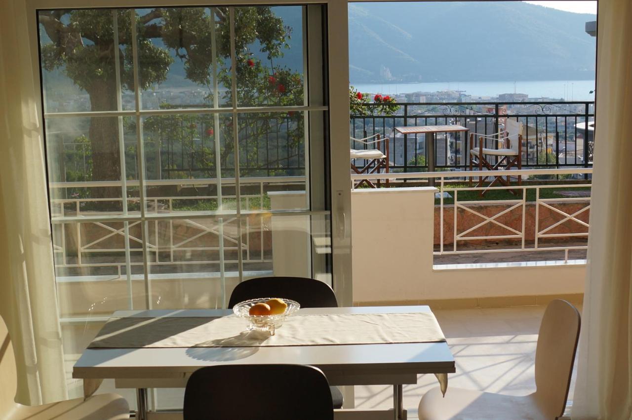 Τhe Sunny Apartments İgumeniça Dış mekan fotoğraf