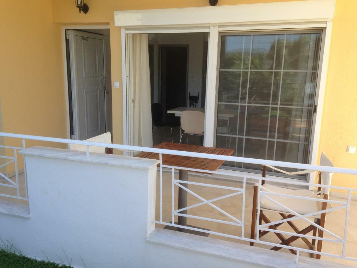 Τhe Sunny Apartments İgumeniça Dış mekan fotoğraf
