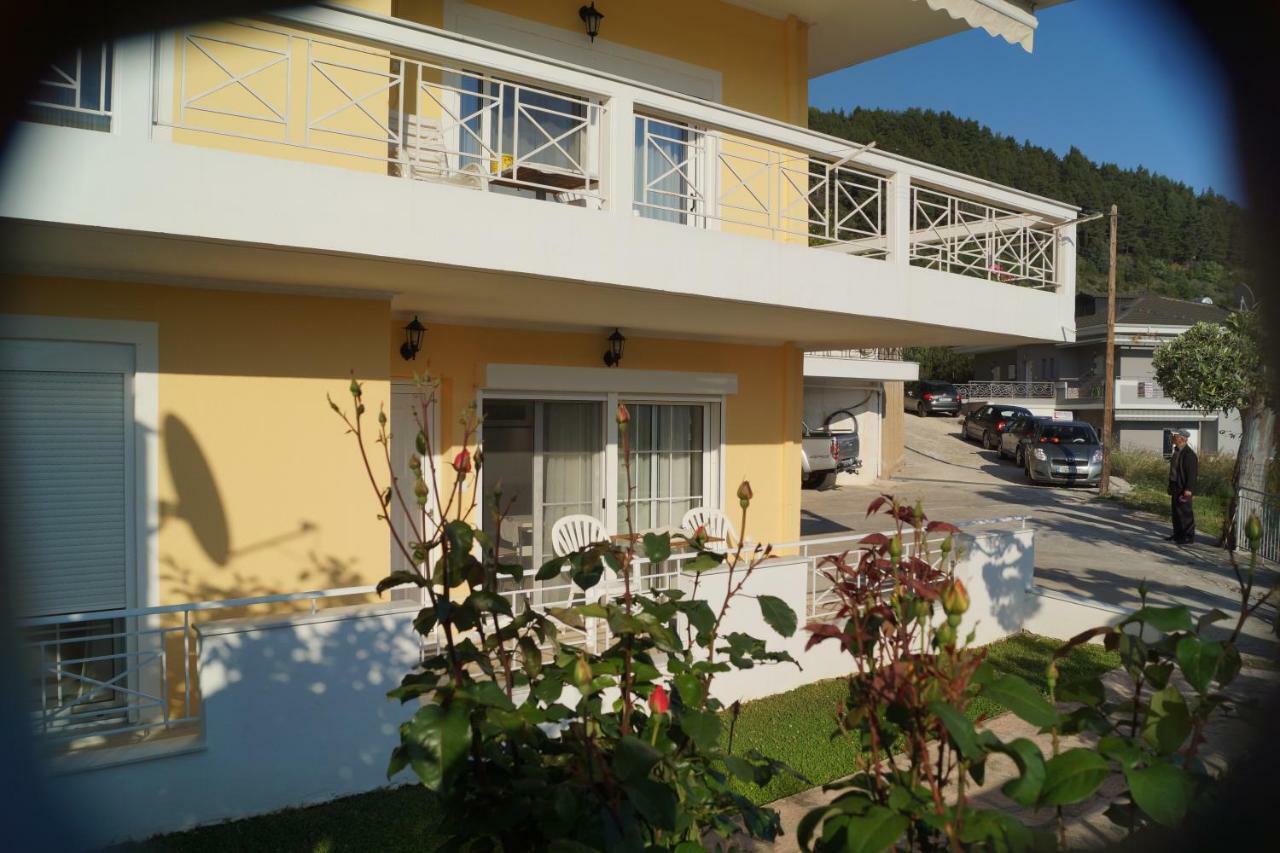 Τhe Sunny Apartments İgumeniça Dış mekan fotoğraf