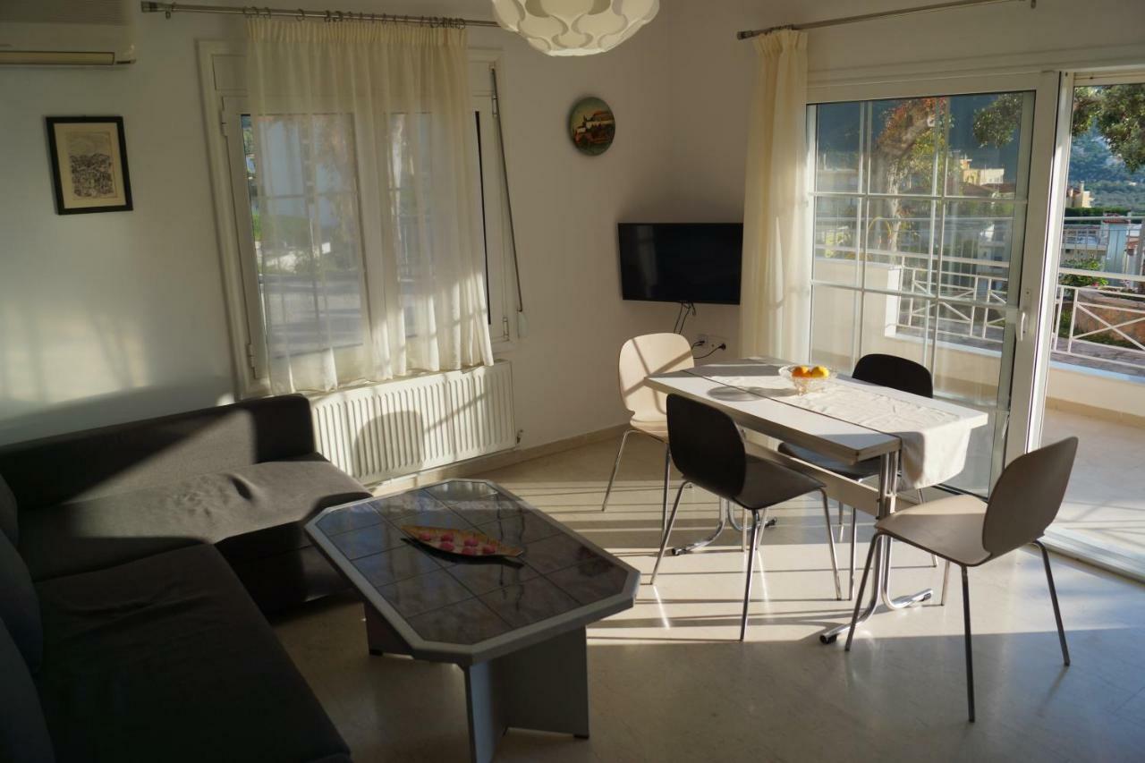 Τhe Sunny Apartments İgumeniça Dış mekan fotoğraf